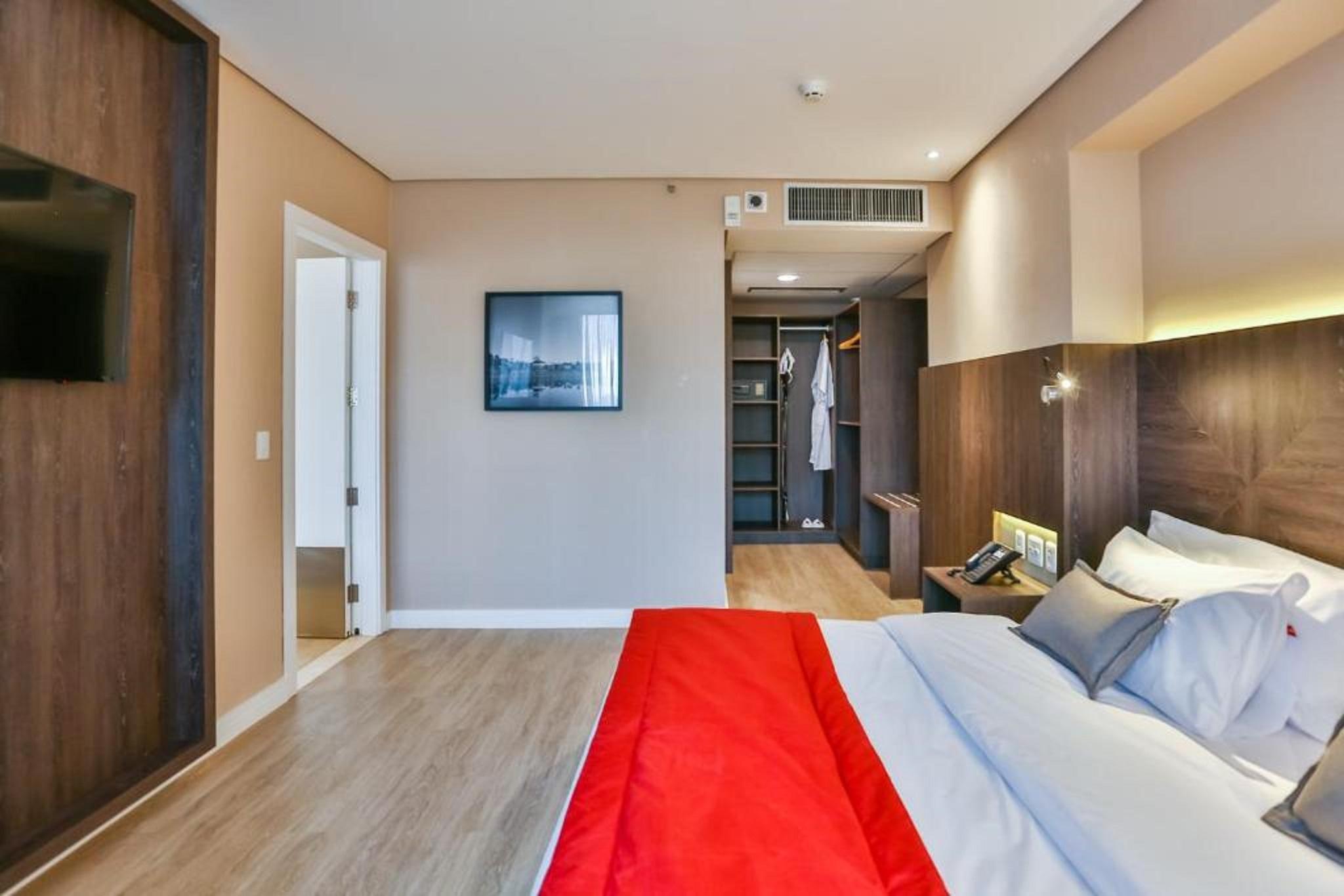 Transamerica Collection Goiânia Kültér fotó A room at the hotel