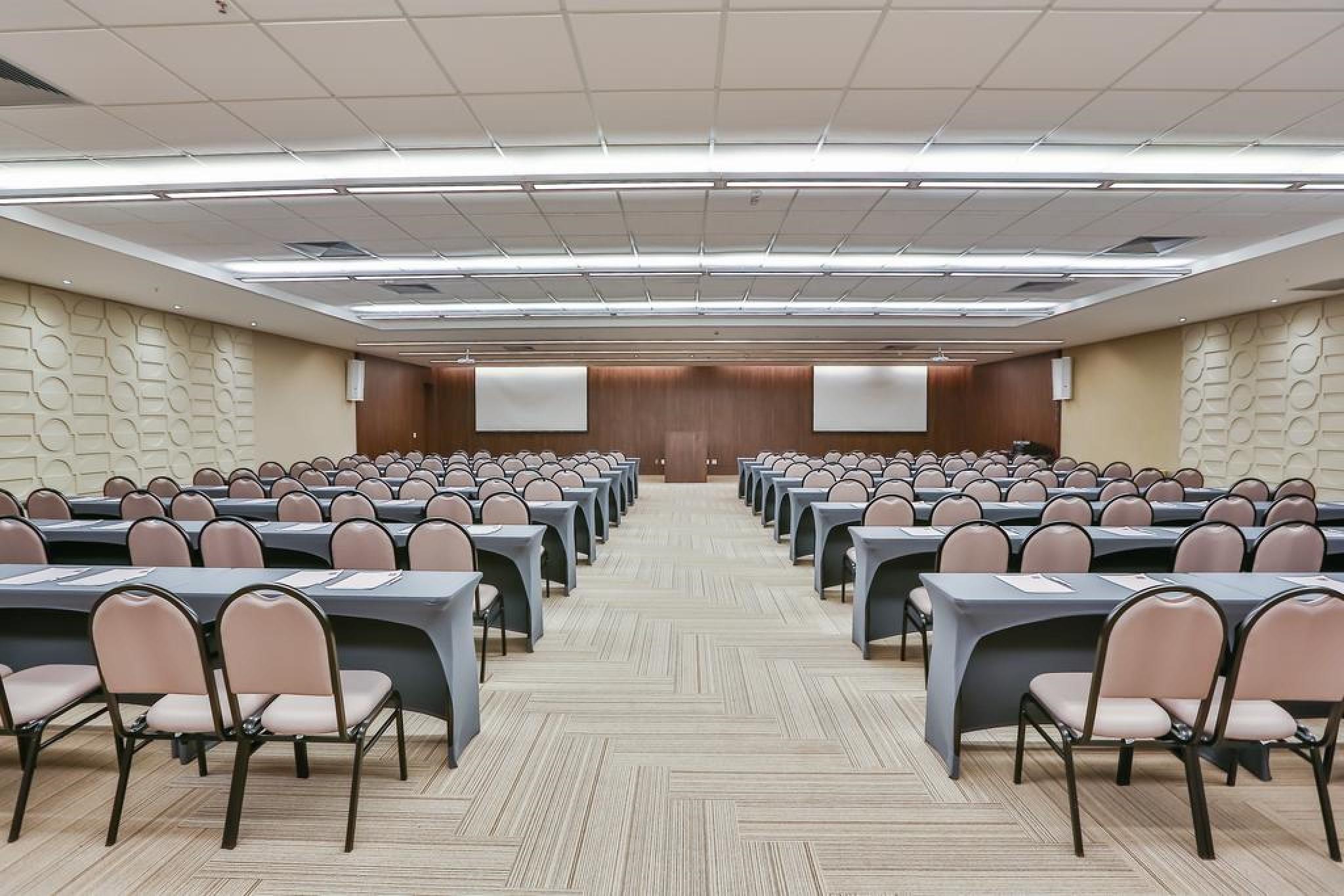 Transamerica Collection Goiânia Kültér fotó A typical conference room