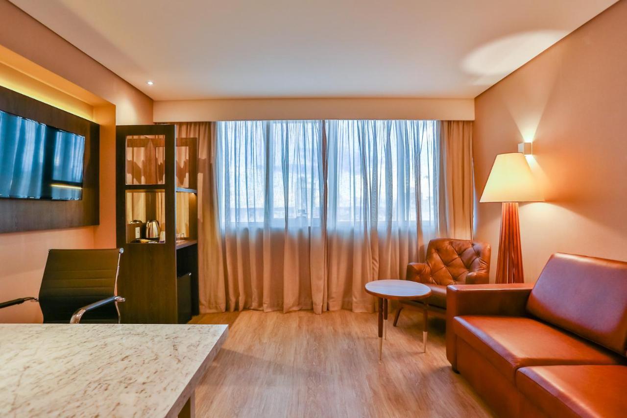 Transamerica Collection Goiânia Kültér fotó A room at the hotel